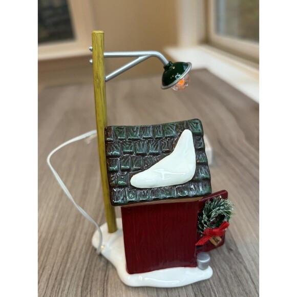 DEPARTMENT 56 BACKWOODS OUTHOUSE 56.55036 - Picture 3 of 14